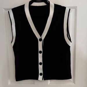 Commense Black Knit Crewneck Sweater with Brand Tag medium